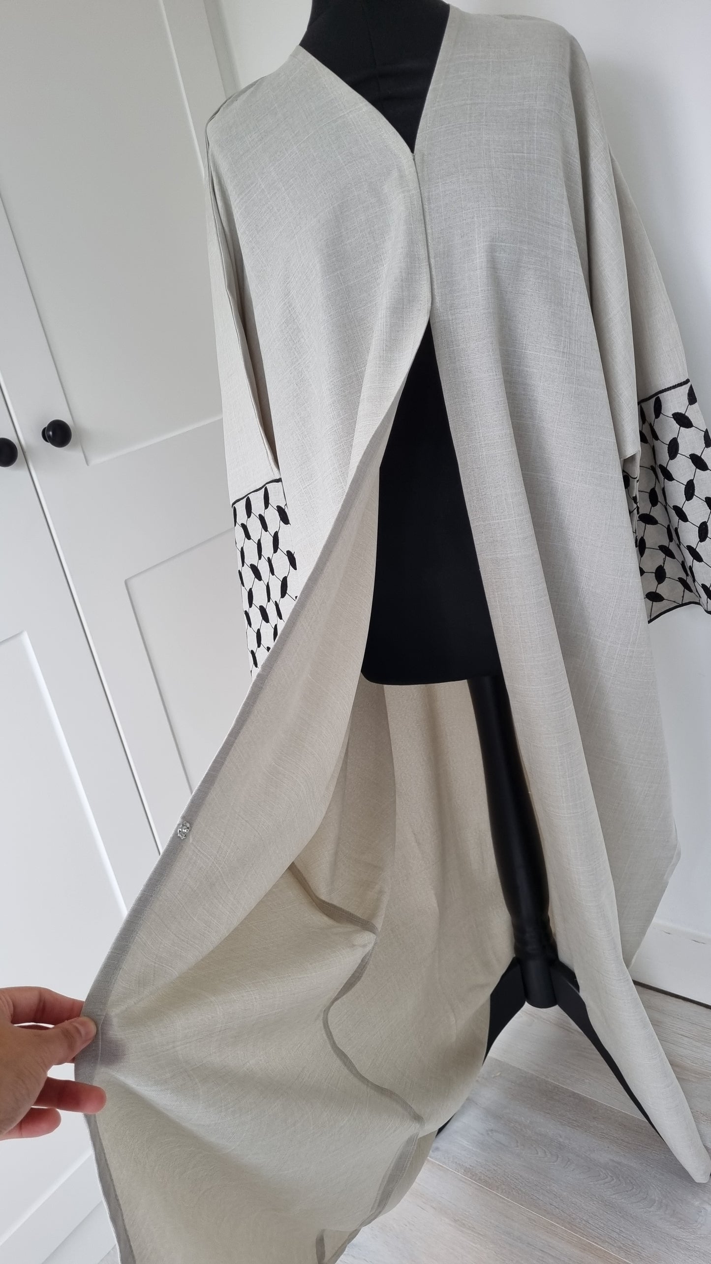 Beige keffiyeh sleeve